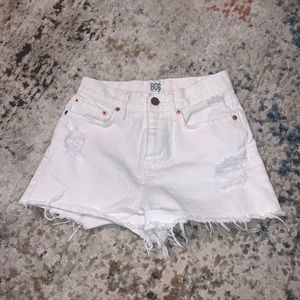 White high waisted denim jeans